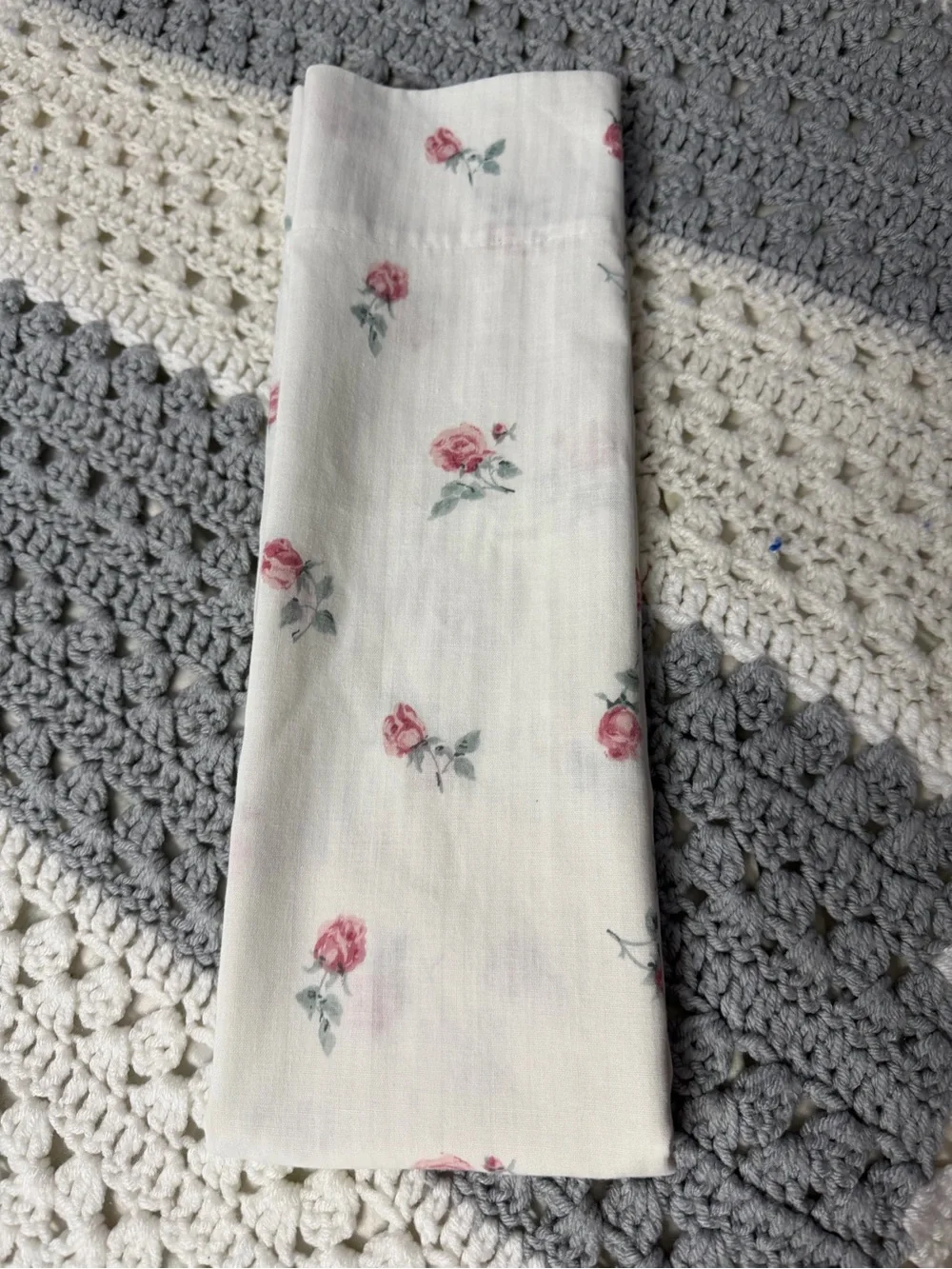 Cannon Floral Rose Pillow case set standard cotton polyester blend USA